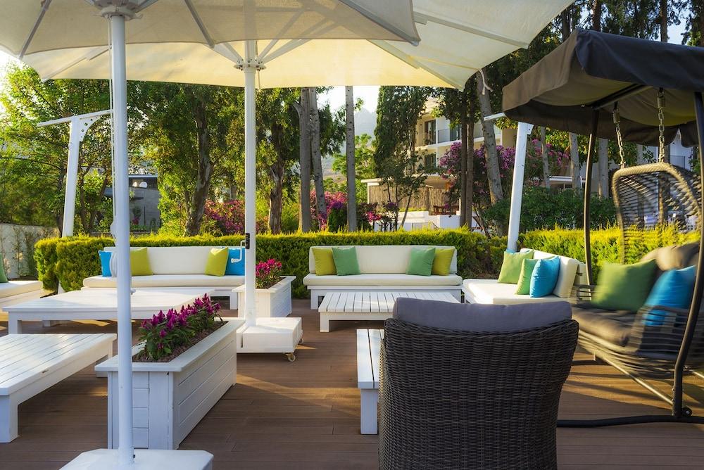 Liv Hotel By Bellazure Akyarlar Εξωτερικό φωτογραφία